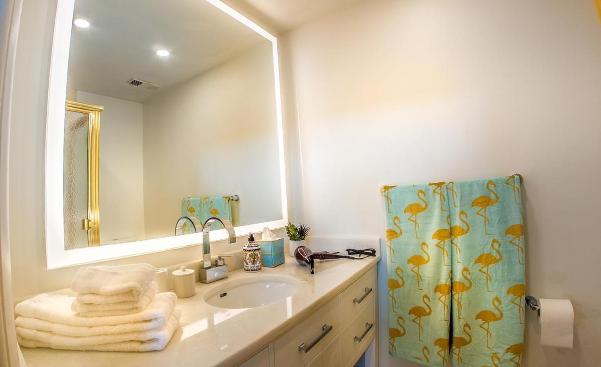 At St Place Unit F, Luxury, Pet Friendly *