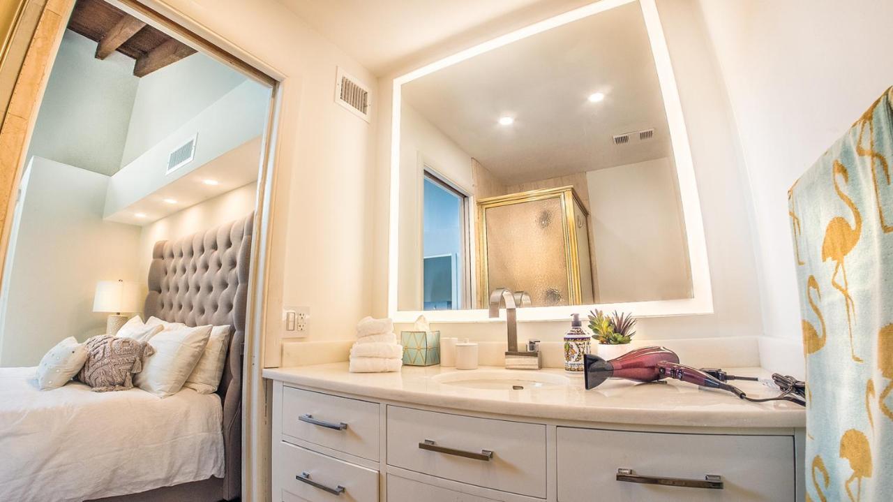 At St Place Unit F, Luxury, Pet Friendly Miami