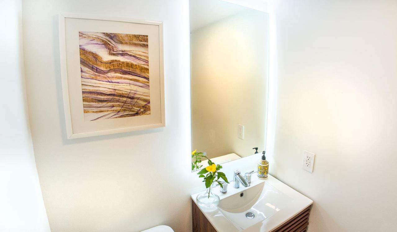At St Place Unit F, Luxury, Pet Friendly Villa *